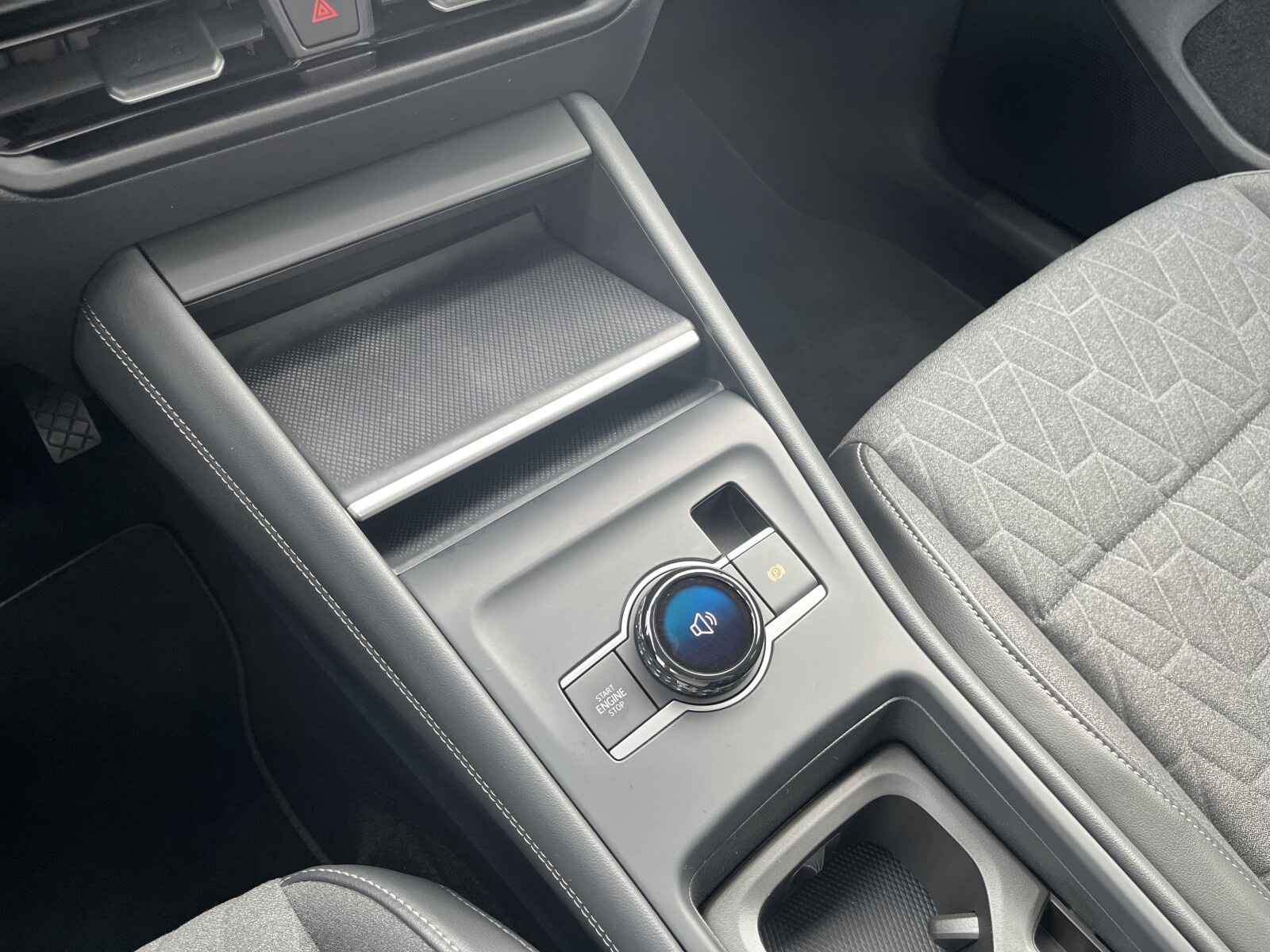 Volkswagen Tiguan - zdjęcie 20