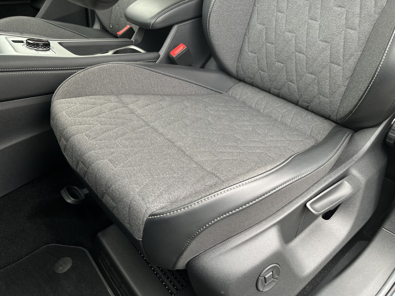 Volkswagen Tiguan - zdjęcie 14
