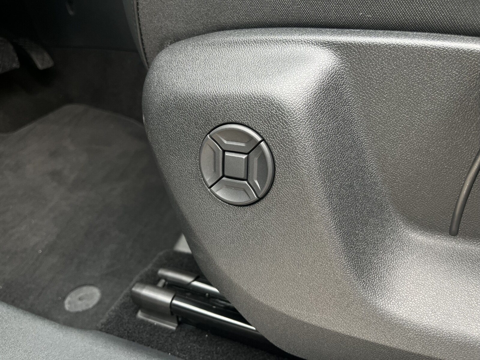 Volkswagen Tiguan - zdjęcie 15