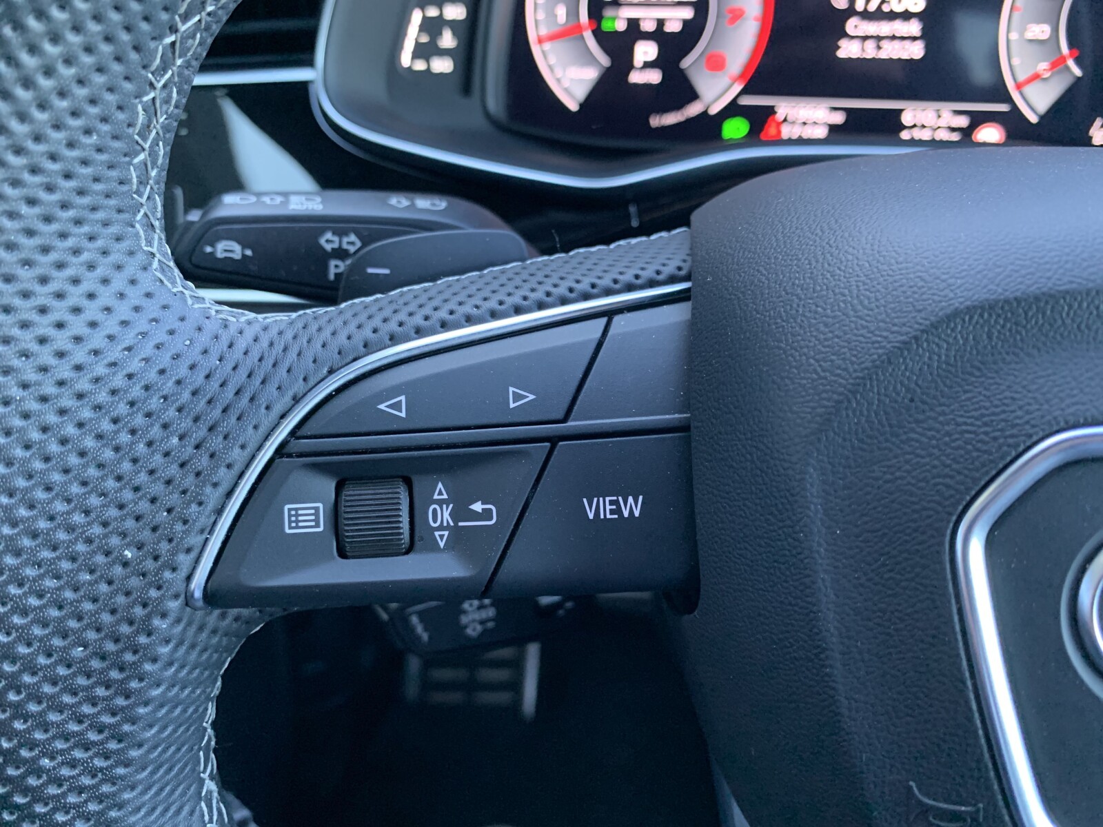 Audi Q8 - zdjęcie 35
