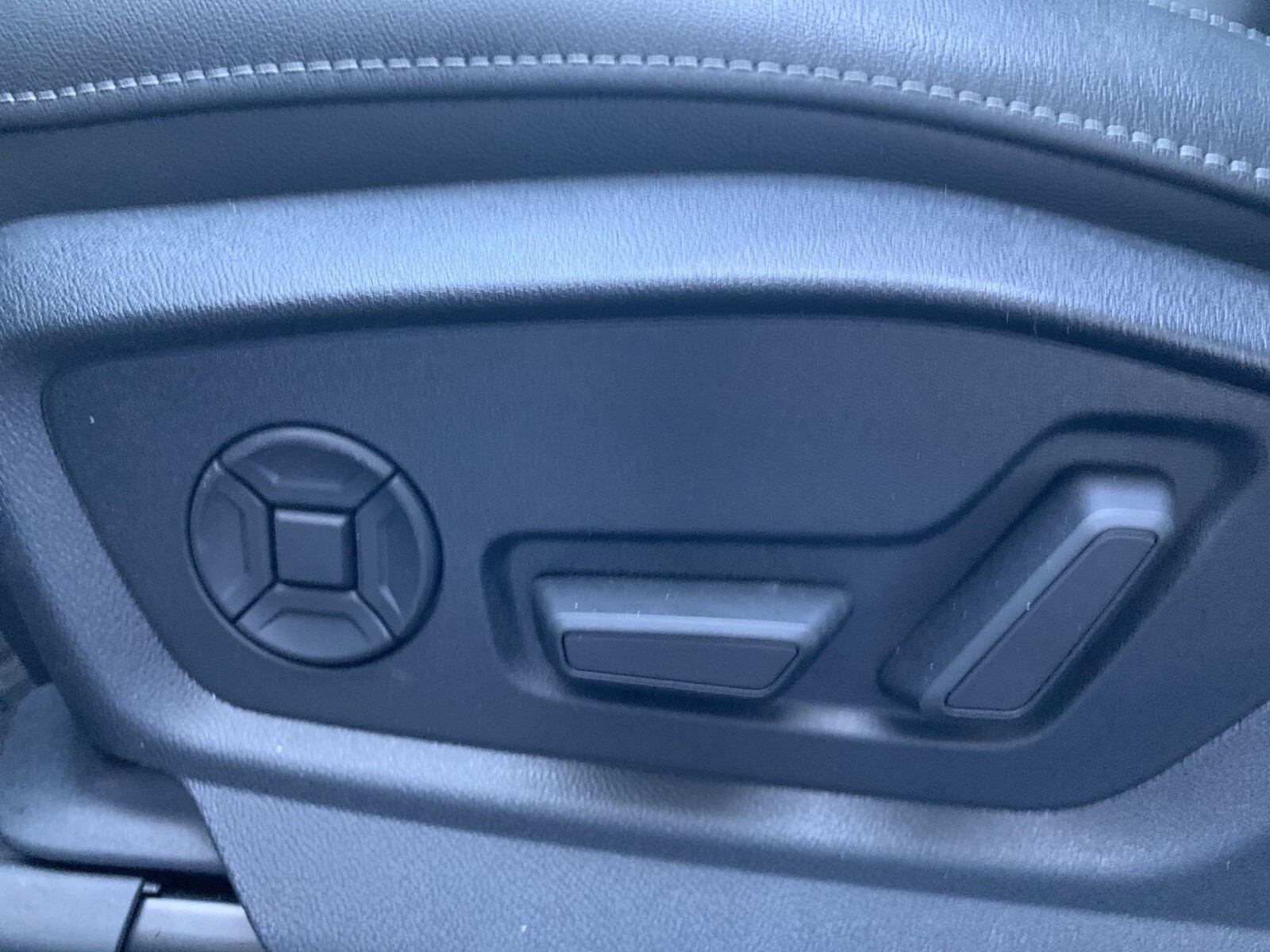Audi Q8 - zdjęcie 12