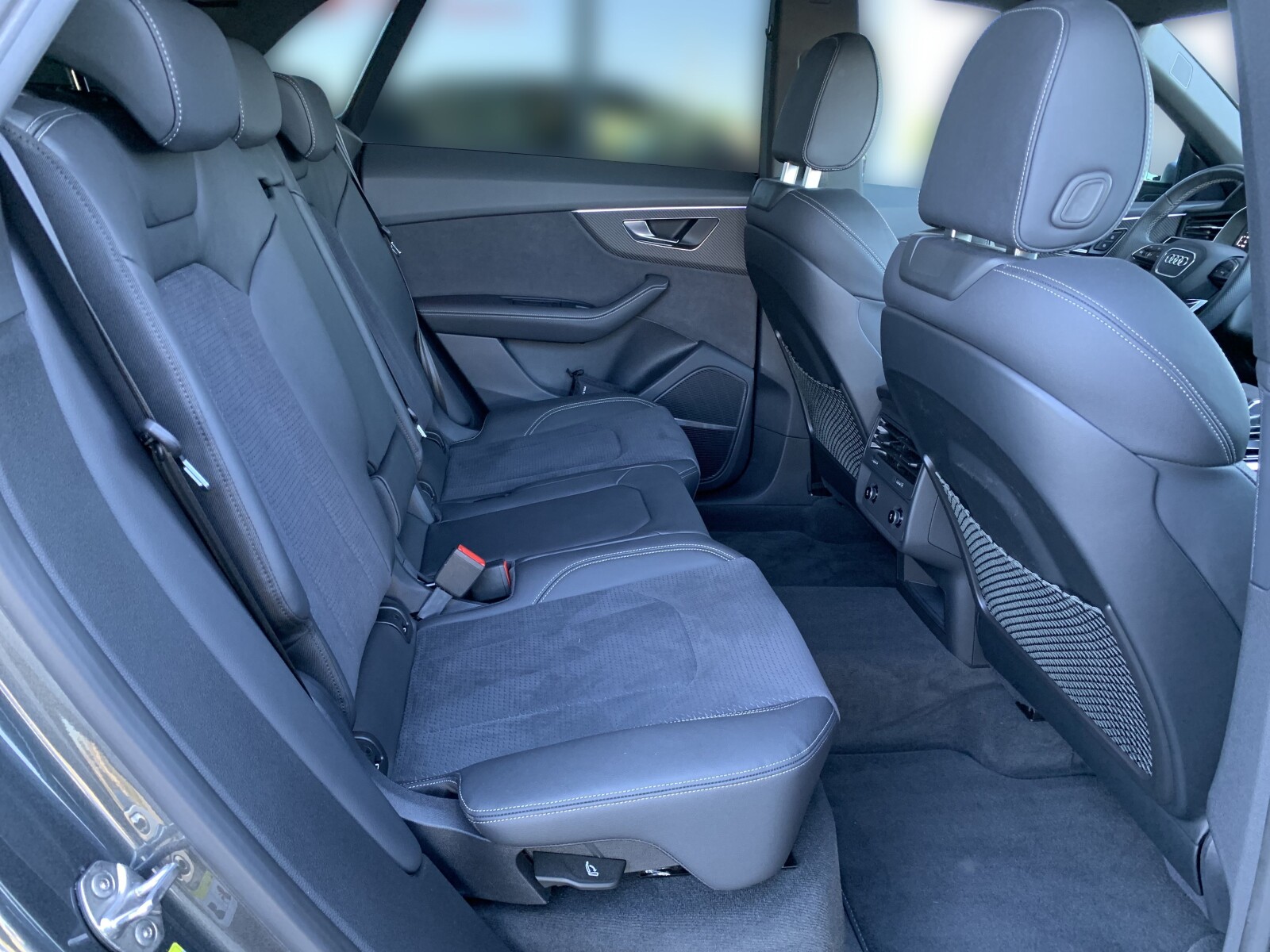 Audi Q8 - zdjęcie 18