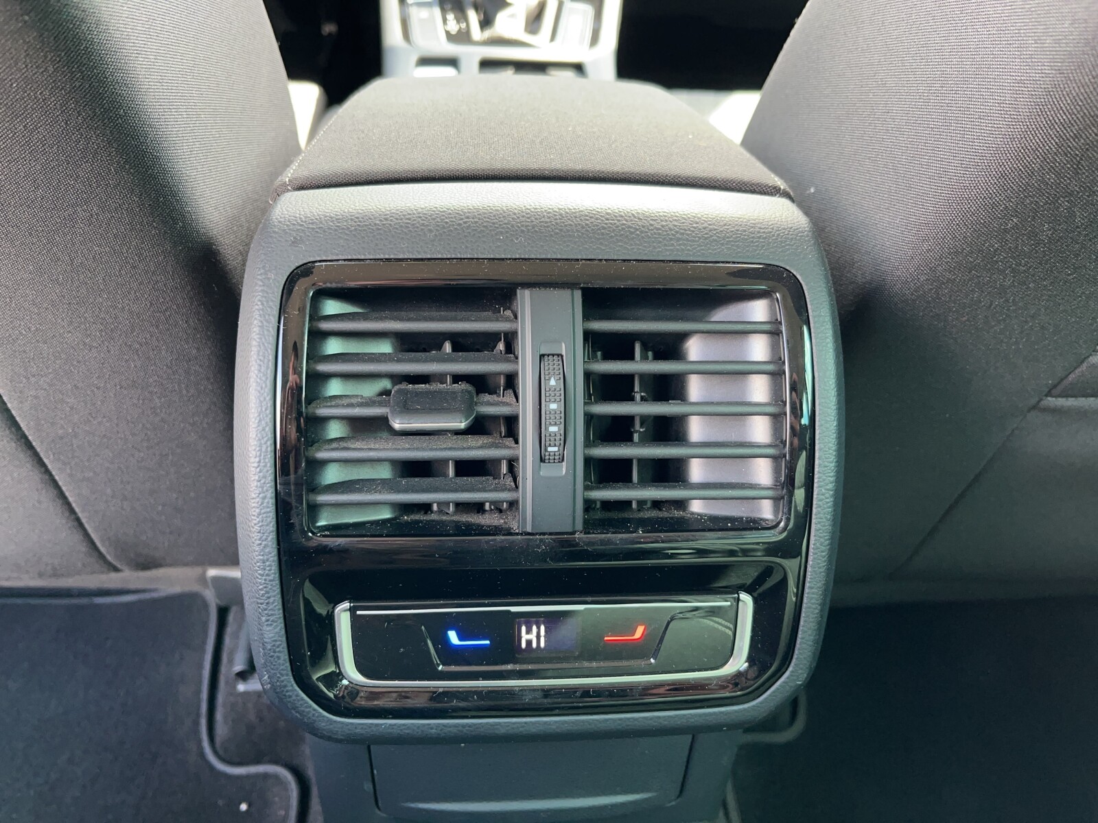 Volkswagen Passat Variant - zdjęcie 15