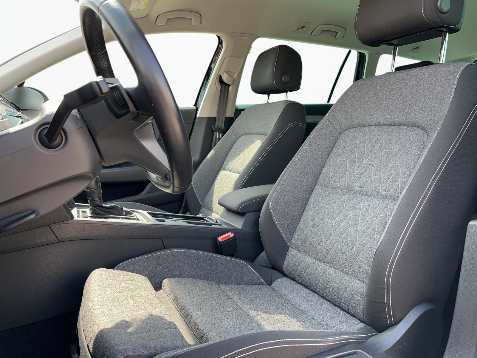 Volkswagen Passat Variant - zdjęcie 12