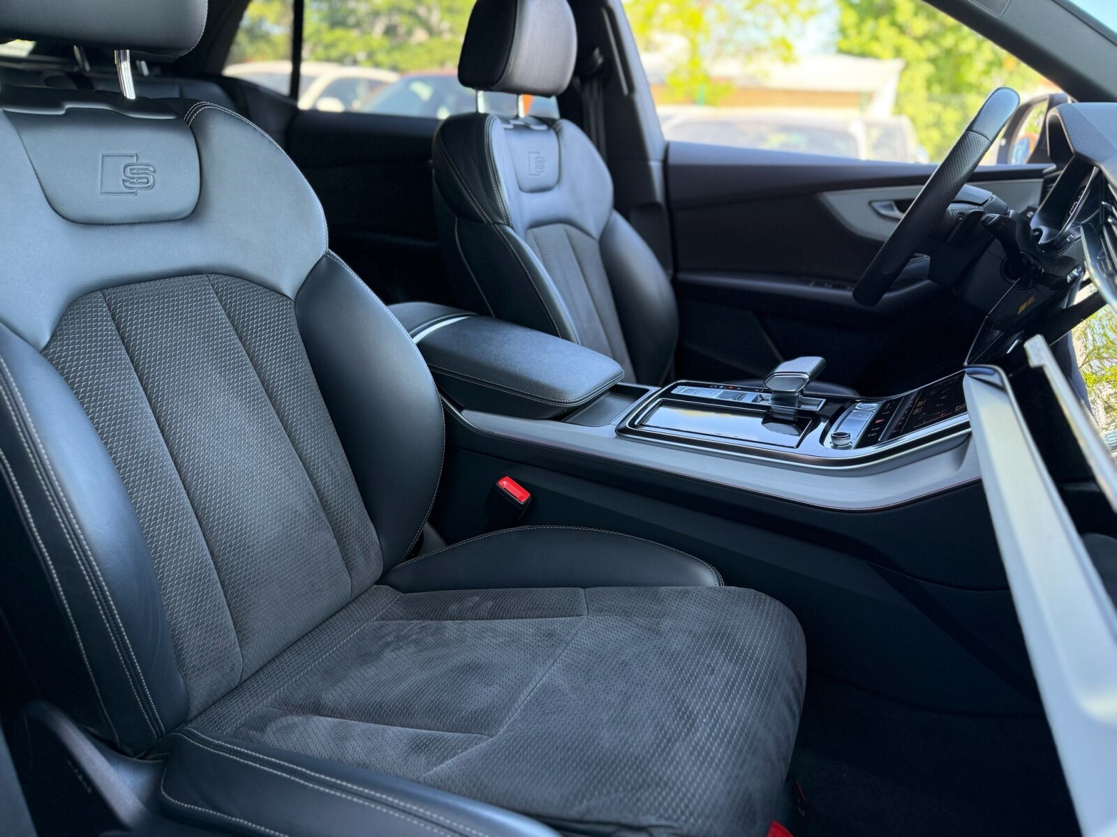 Audi Q8 - zdjęcie 25