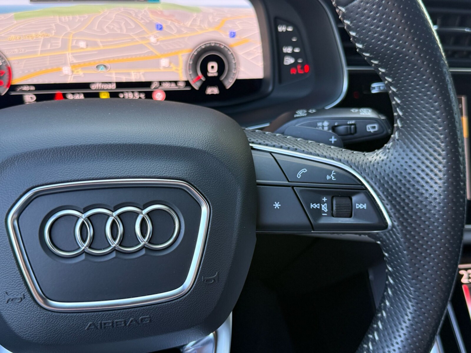 Audi Q8 - zdjęcie 30