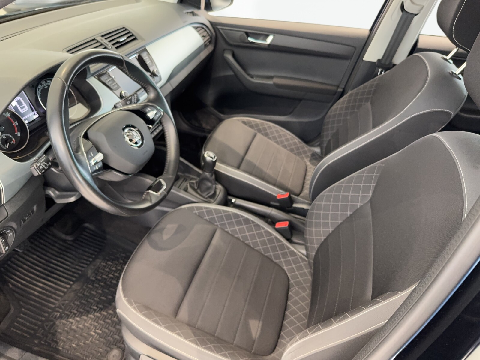Škoda Fabia - zdjęcie 11
