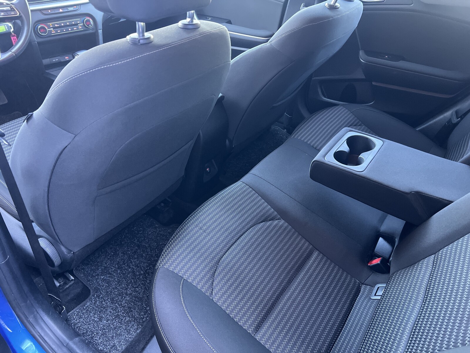 Kia Ceed - zdjęcie 24