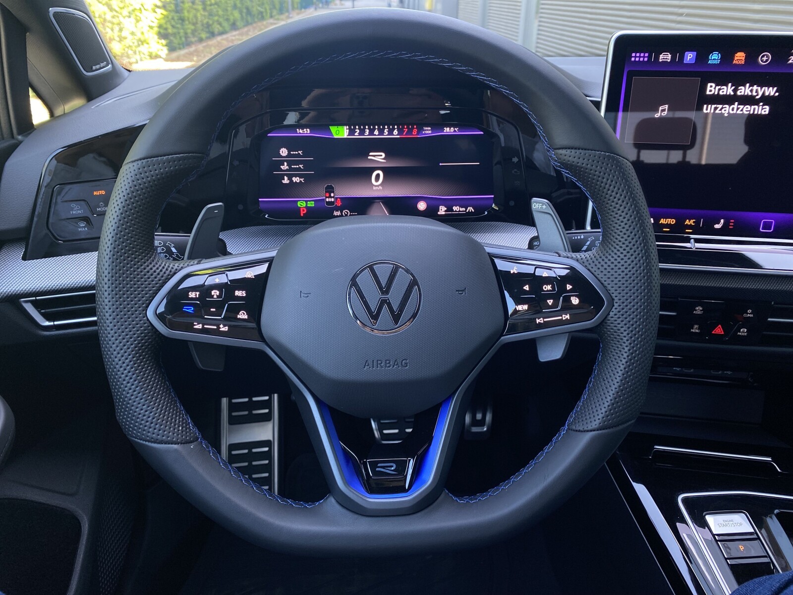 Volkswagen Golf - zdjęcie 12