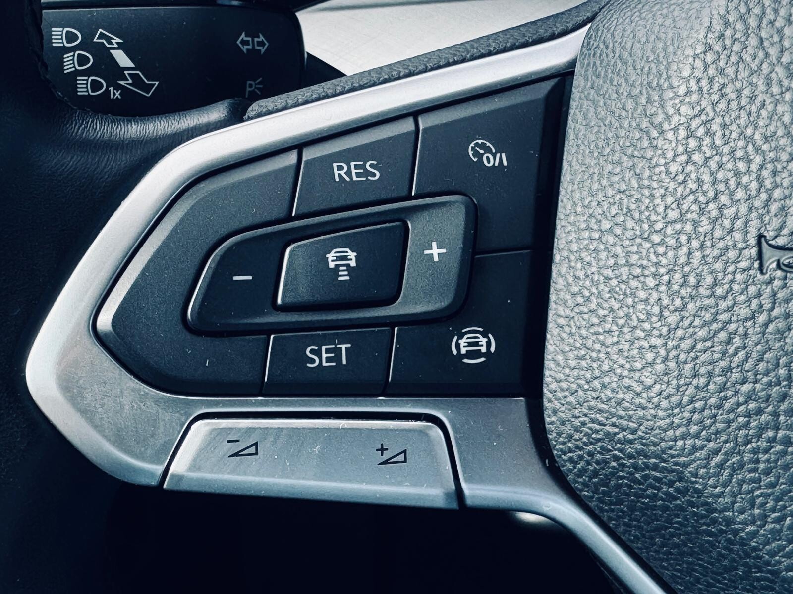 Volkswagen Golf - zdjęcie 18