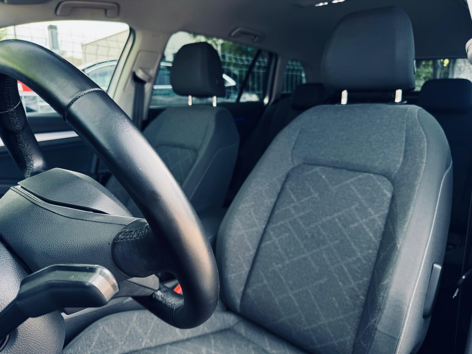 Volkswagen Golf - zdjęcie 10