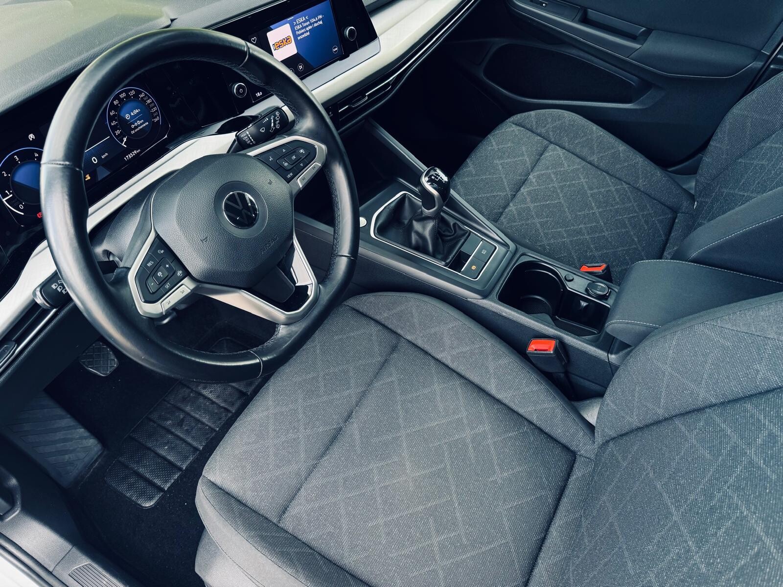 Volkswagen Golf - zdjęcie 11