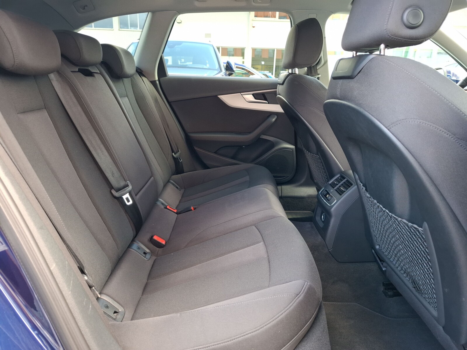 Audi A4 Avant - zdjęcie 14