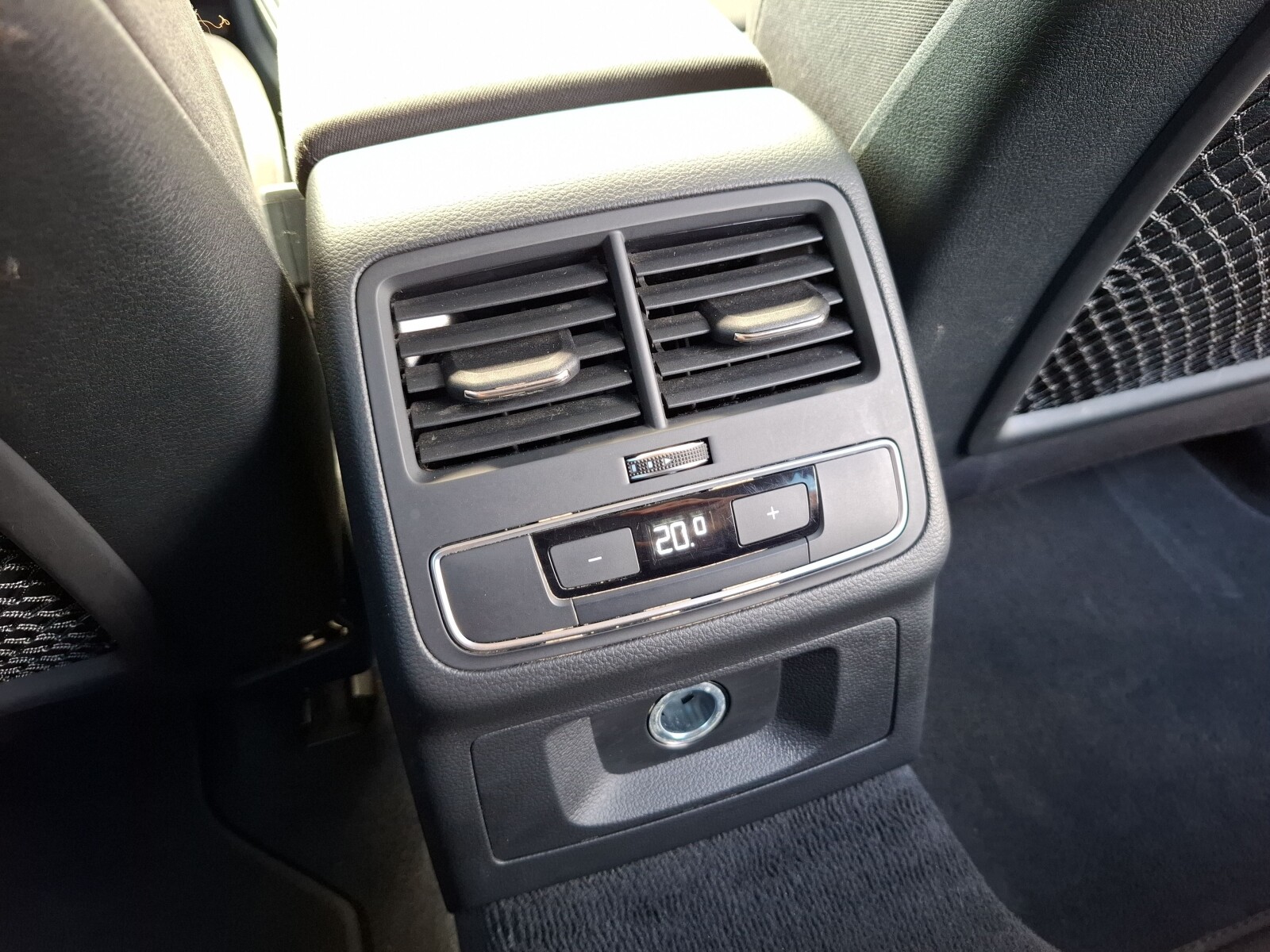 Audi A4 Avant - zdjęcie 20