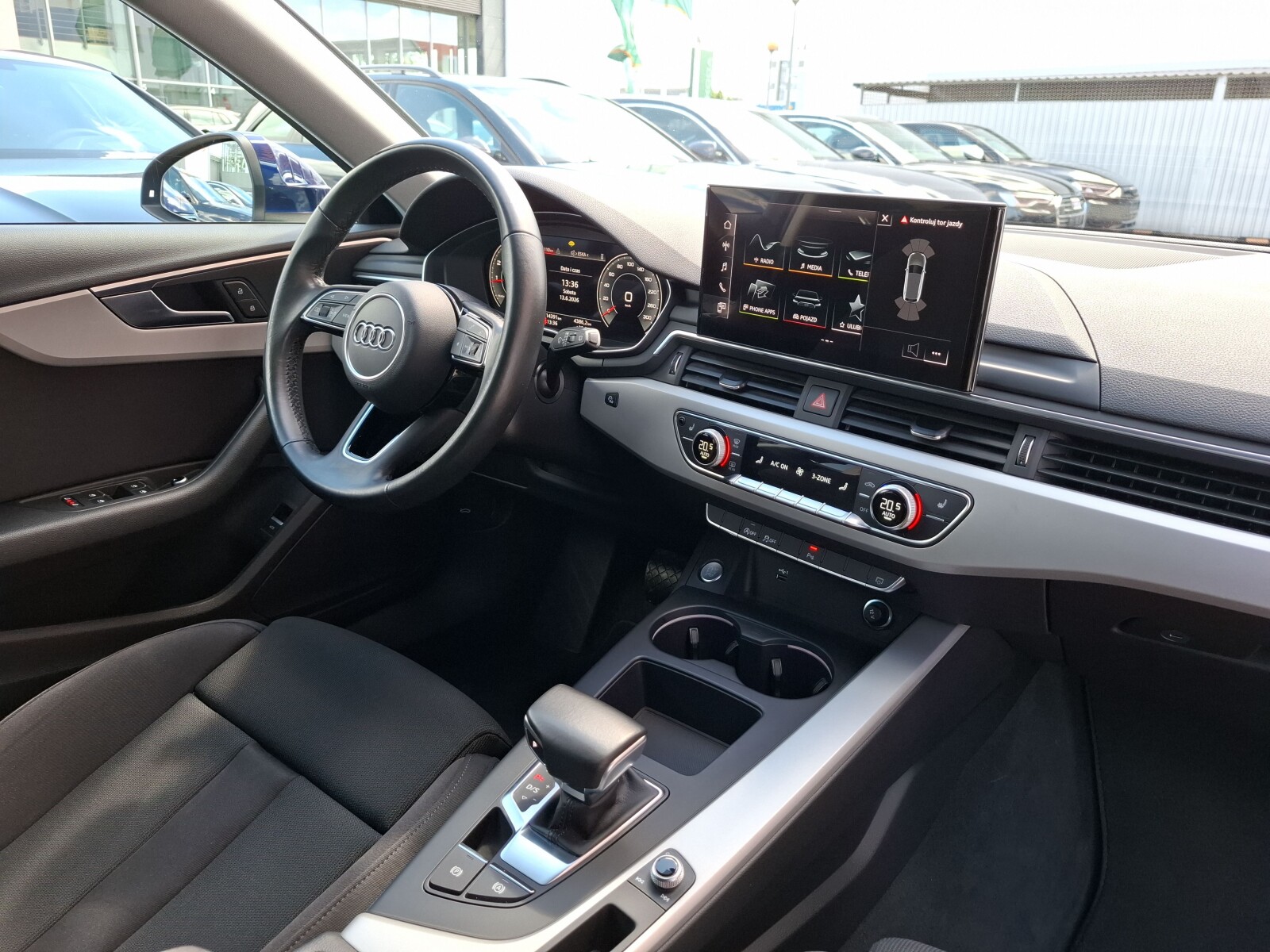 Audi A4 Avant - zdjęcie 11