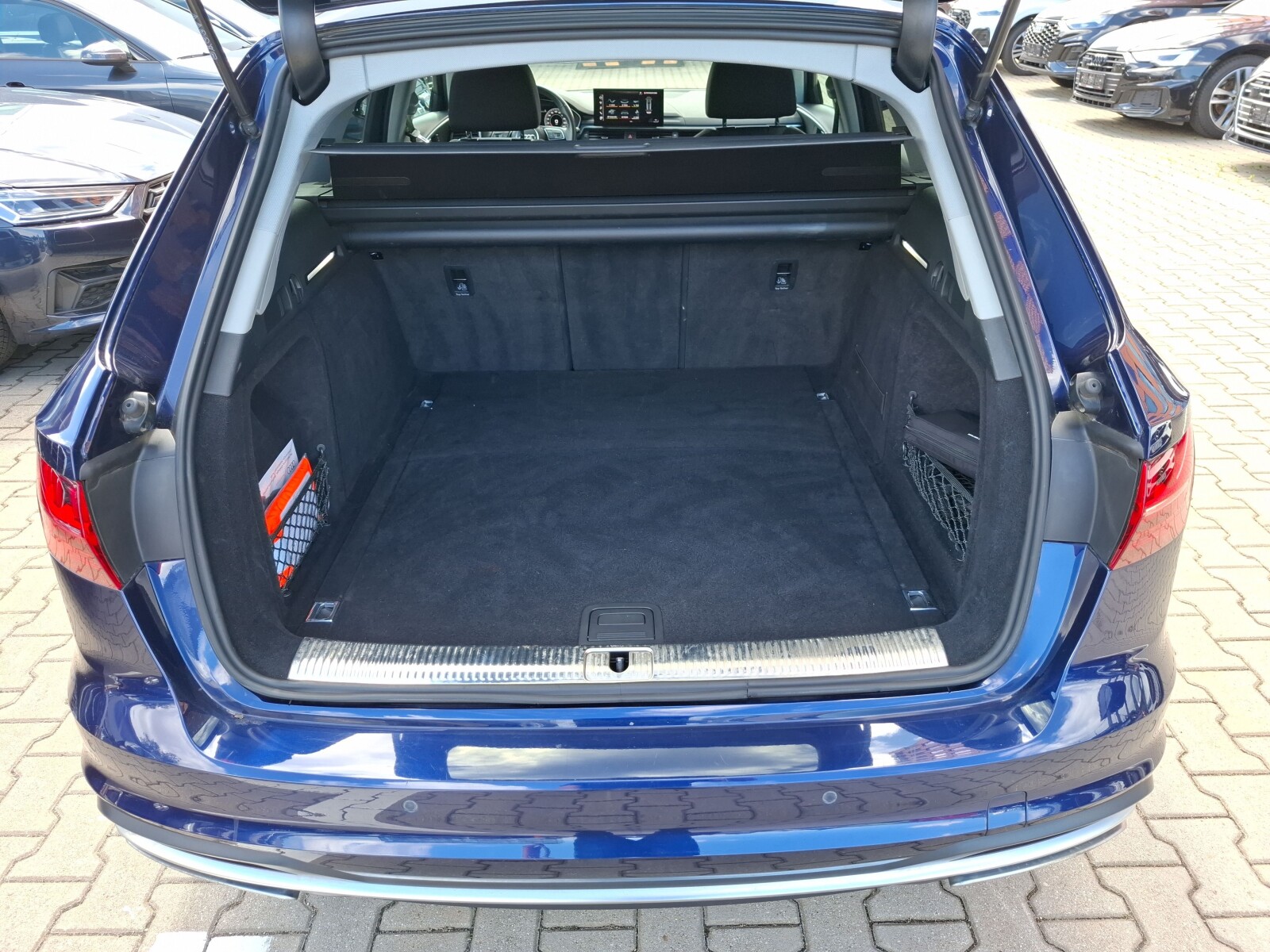 Audi A4 Avant - zdjęcie 9