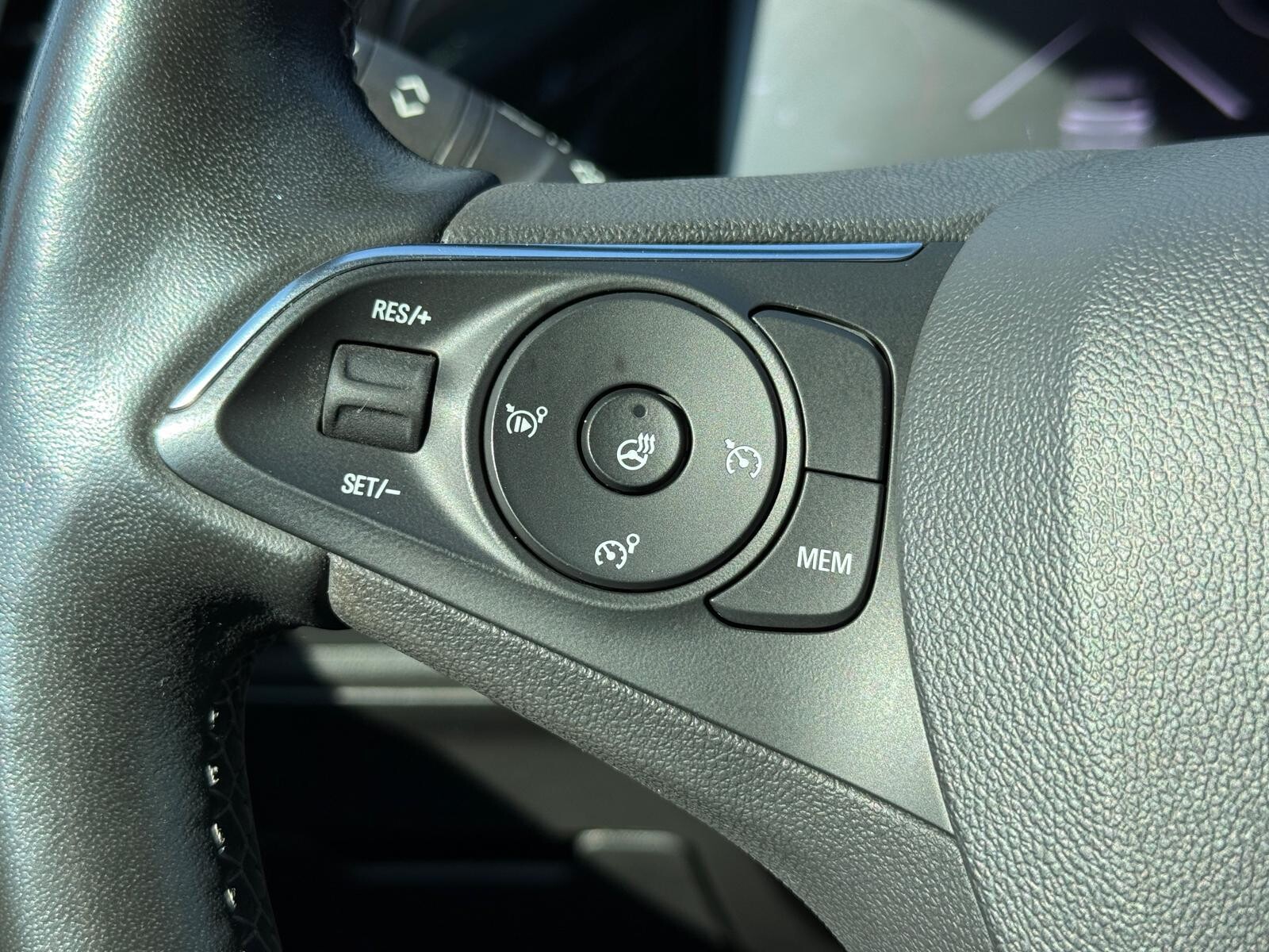 Opel Grandland - zdjęcie 13