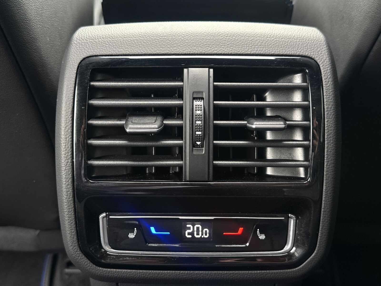 Volkswagen Arteon Shooting Brake - zdjęcie 31