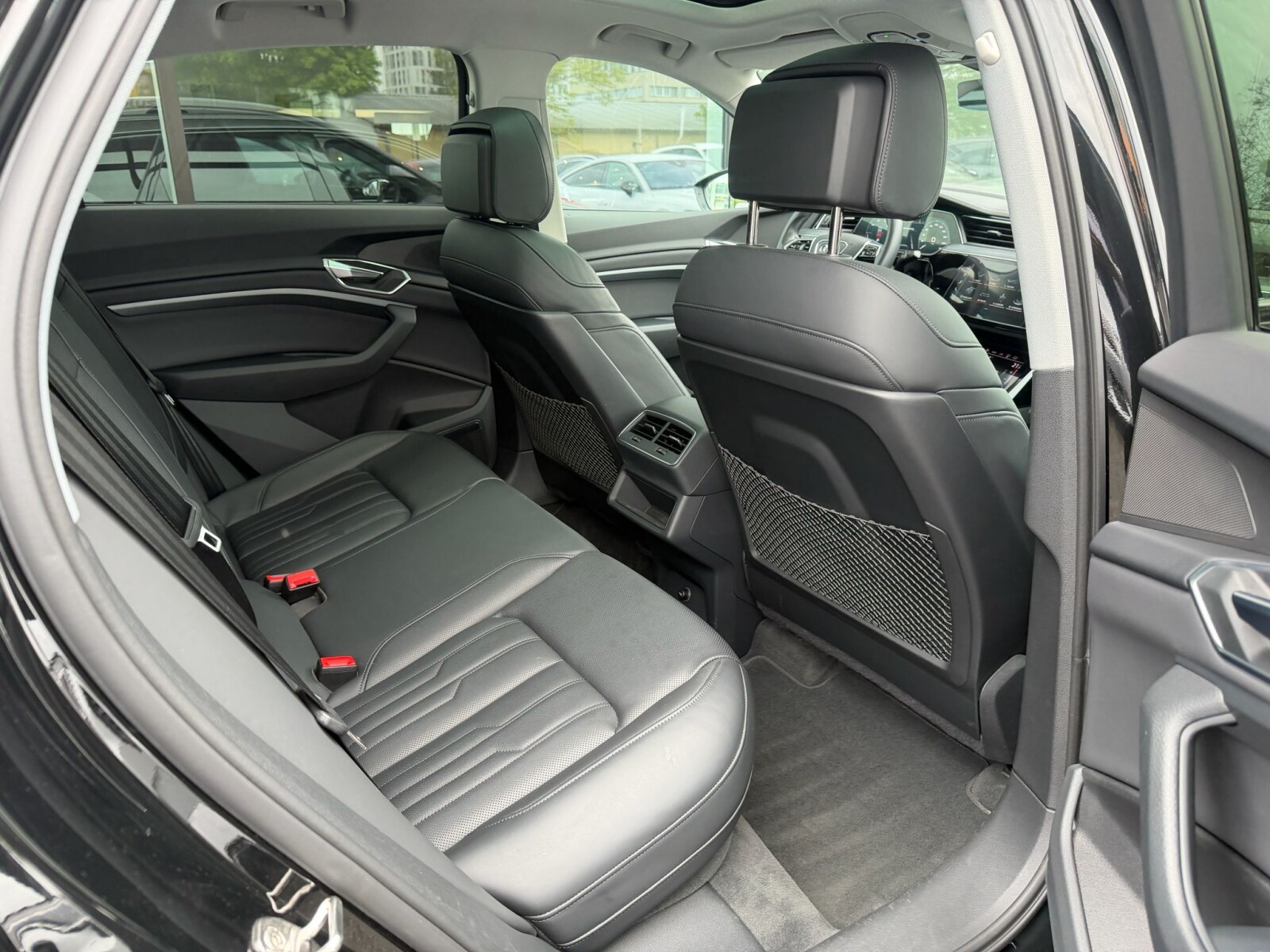Audi e-tron Sportback - zdjęcie 25