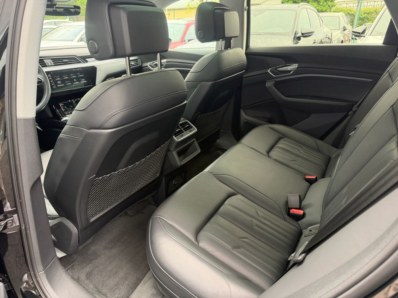 Audi e-tron Sportback - zdjęcie 19