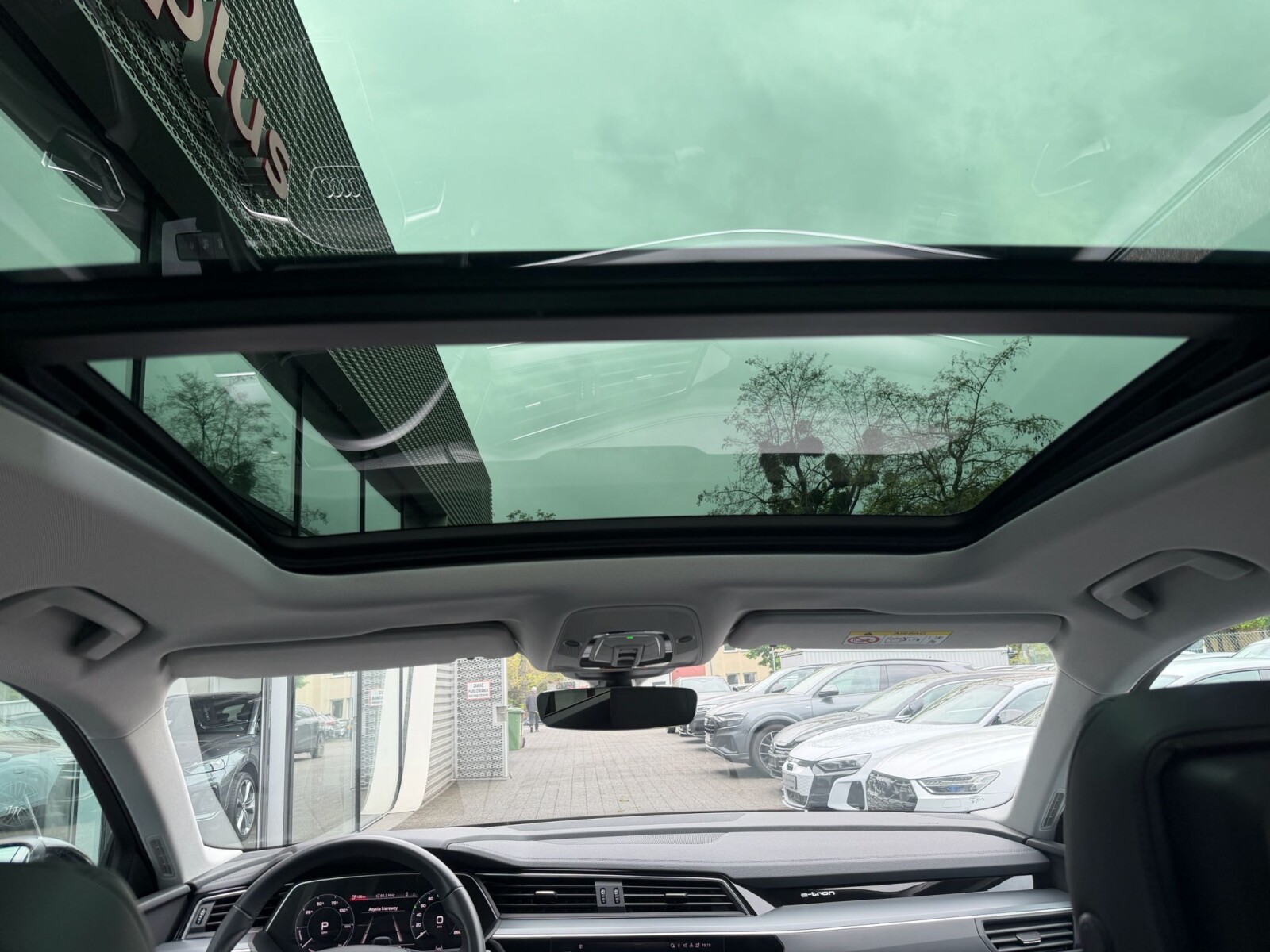 Audi e-tron Sportback - zdjęcie 22