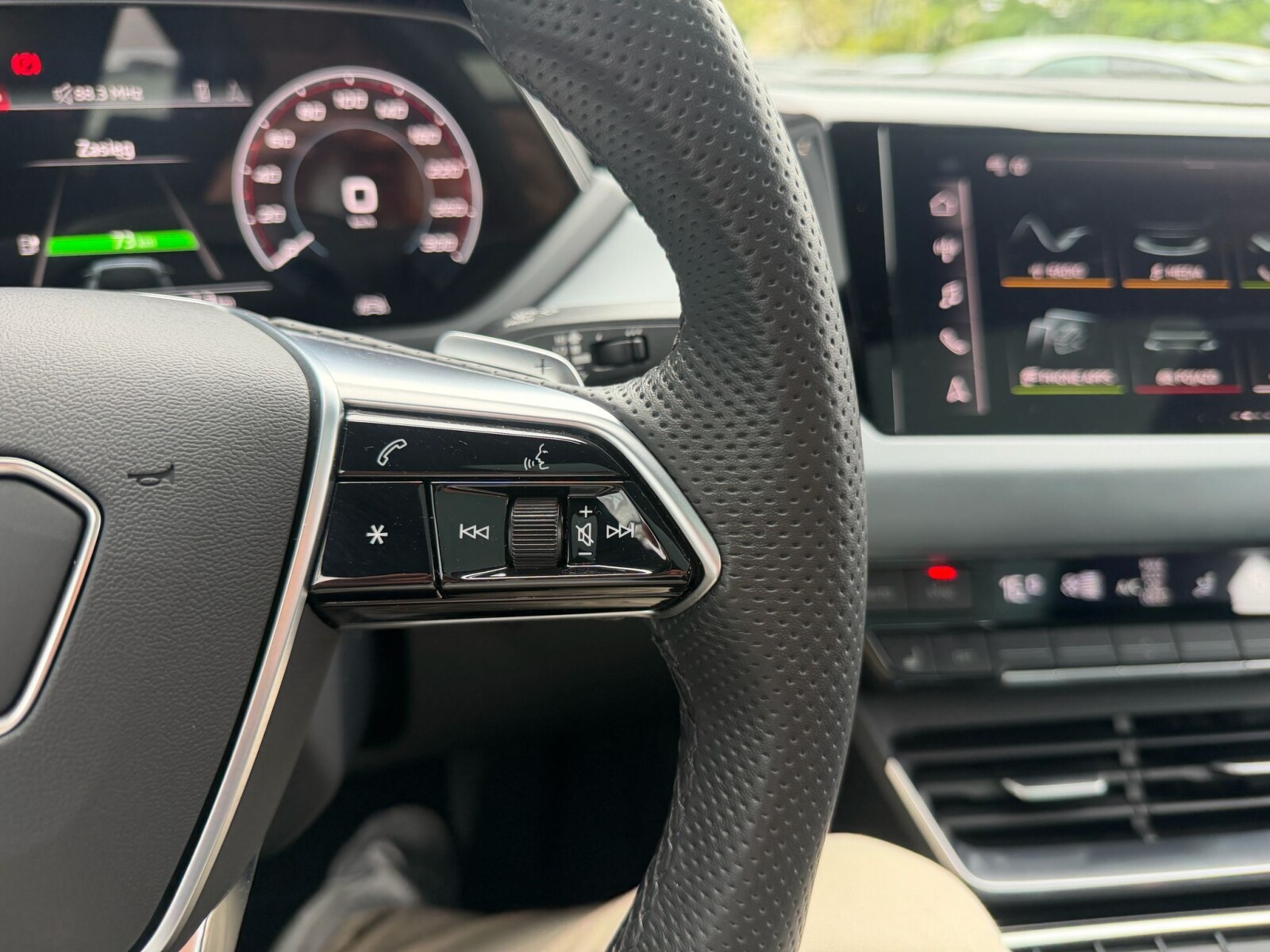 Audi e-tron GT quattro - zdjęcie 29