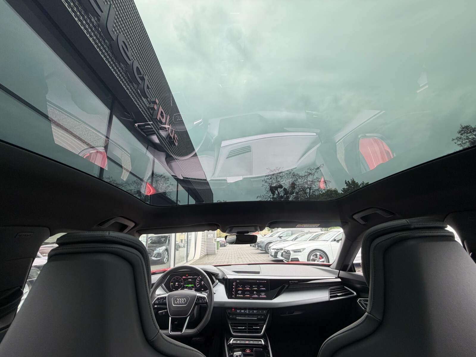 Audi e-tron GT quattro - zdjęcie 22