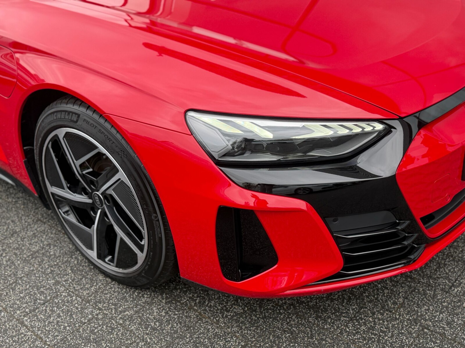 Audi e-tron GT quattro - zdjęcie 11