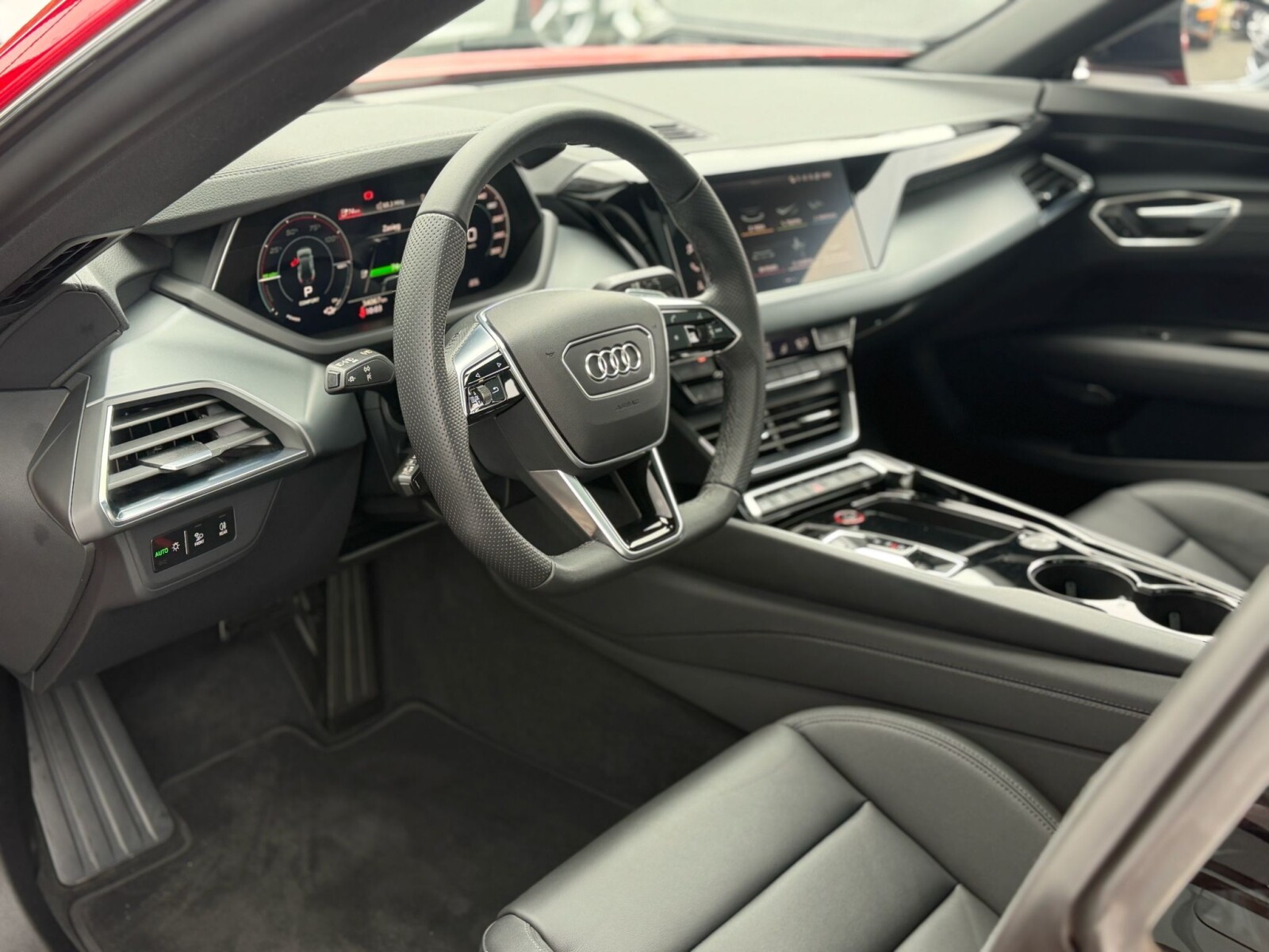 Audi e-tron GT quattro - zdjęcie 13