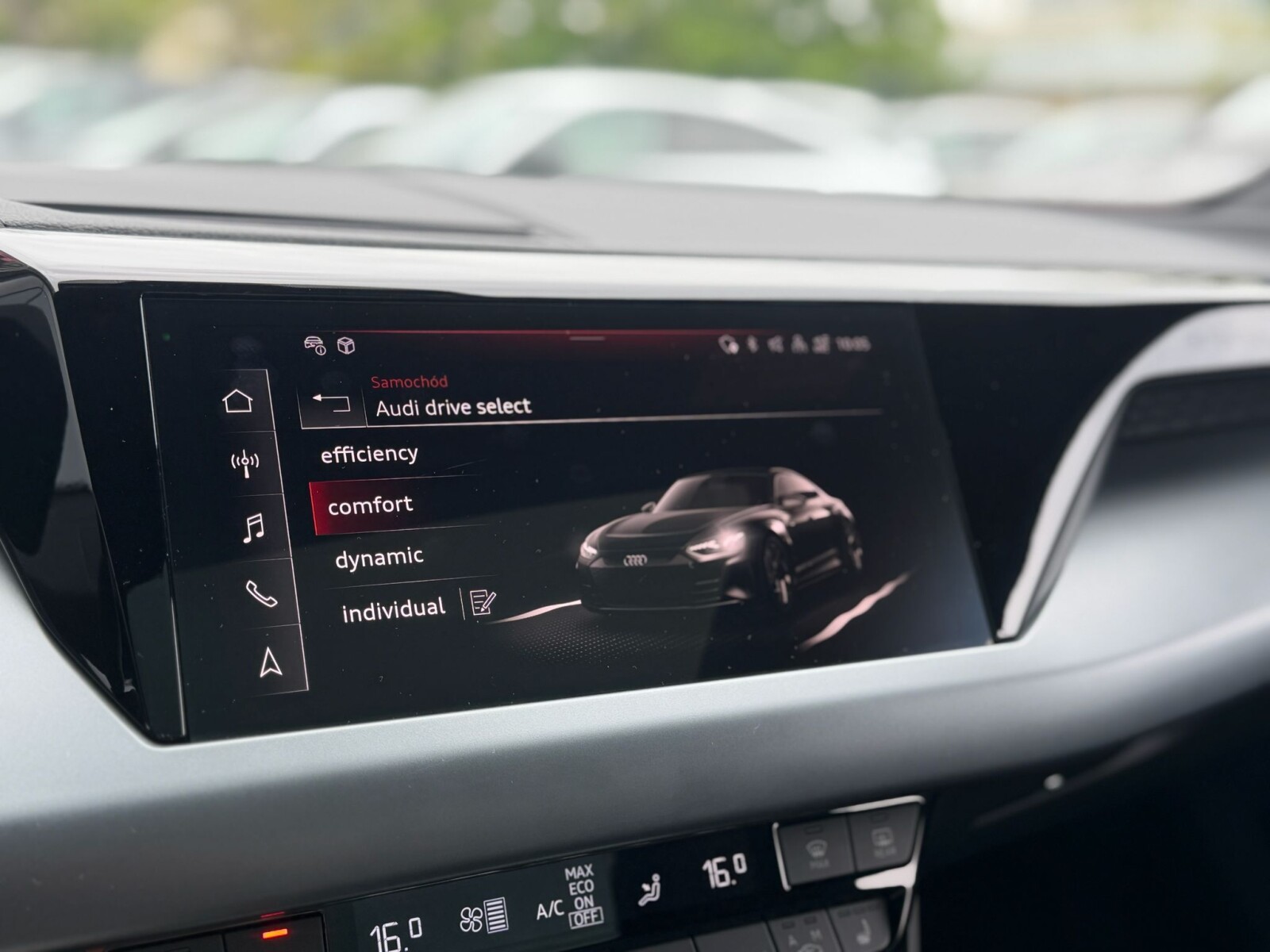 Audi e-tron GT quattro - zdjęcie 35