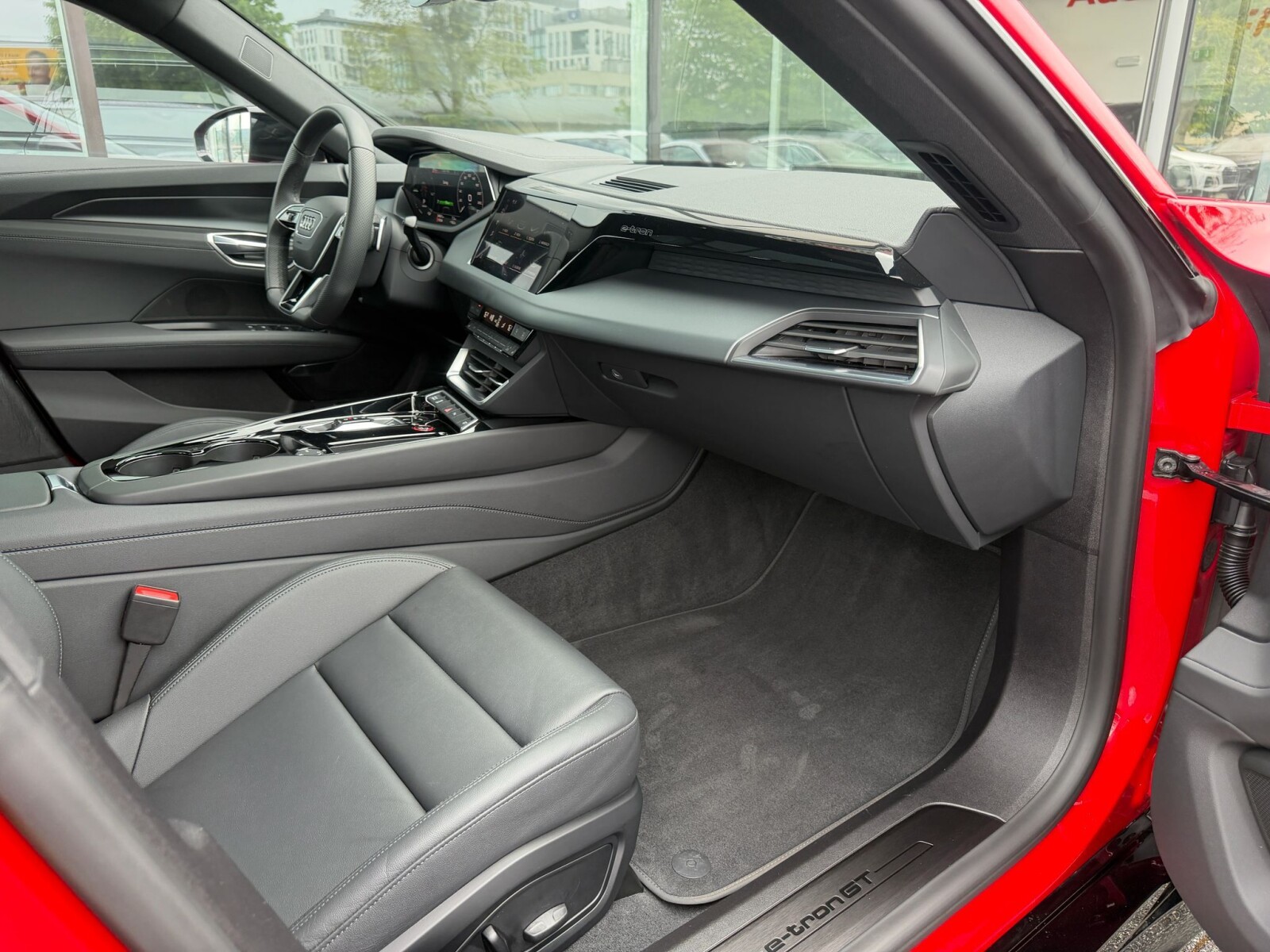 Audi e-tron GT quattro - zdjęcie 26