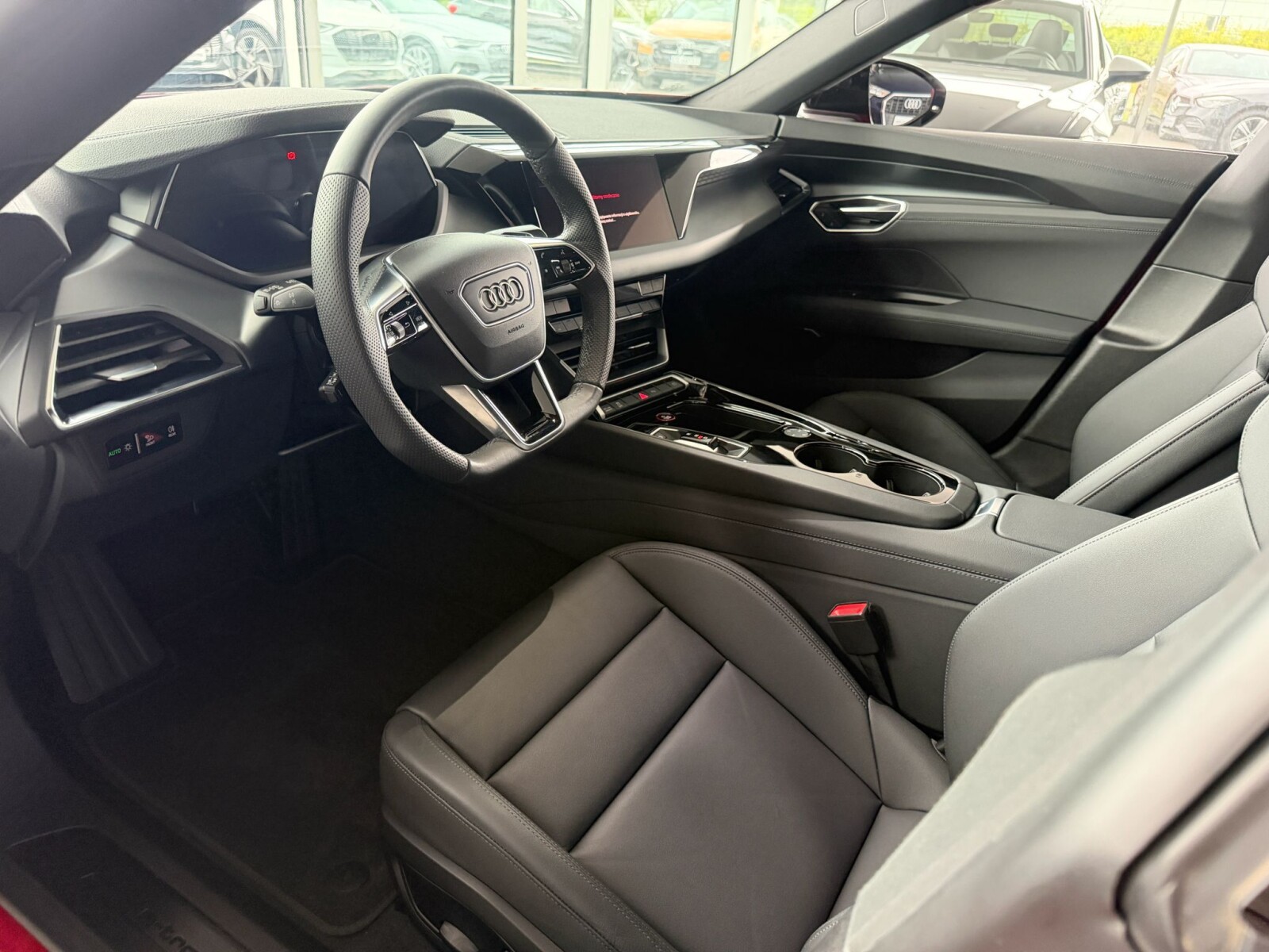 Audi e-tron GT quattro - zdjęcie 16
