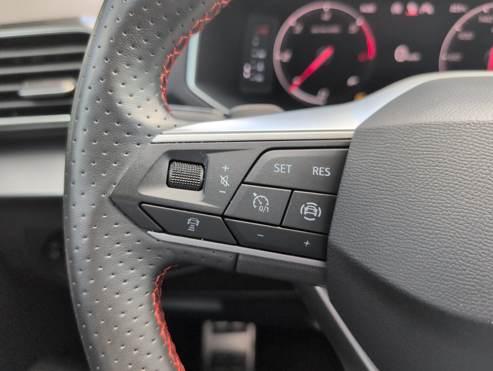 Seat Tarraco - zdjęcie 23