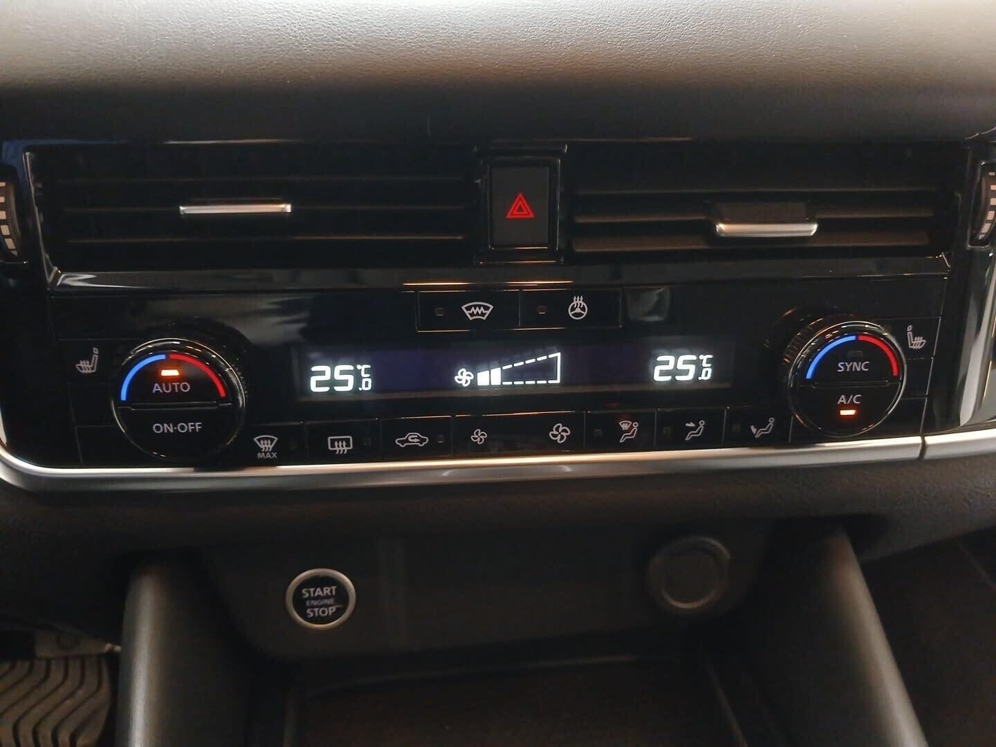 Nissan Qashqai - zdjęcie 14
