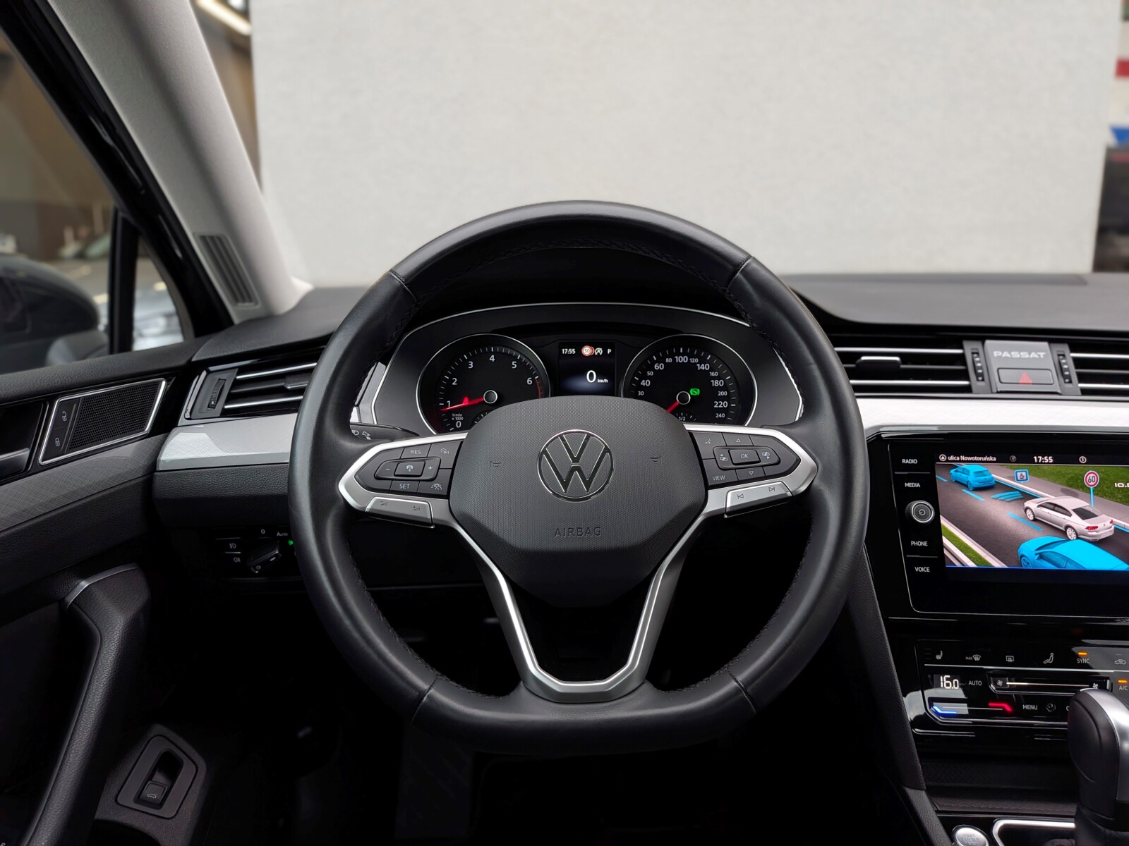 Volkswagen Passat - zdjęcie 15
