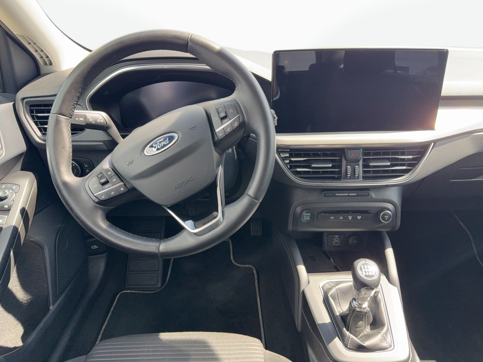 Ford Focus - zdjęcie 11