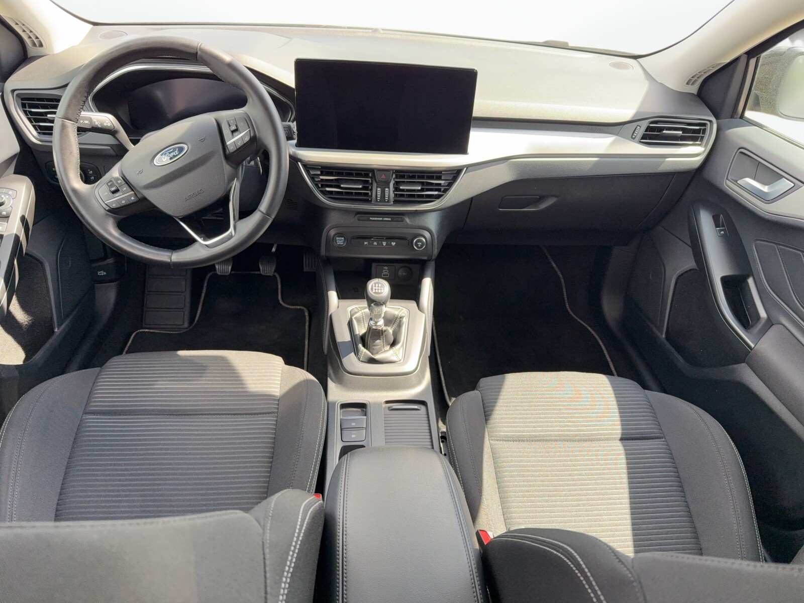 Ford Focus - zdjęcie 10