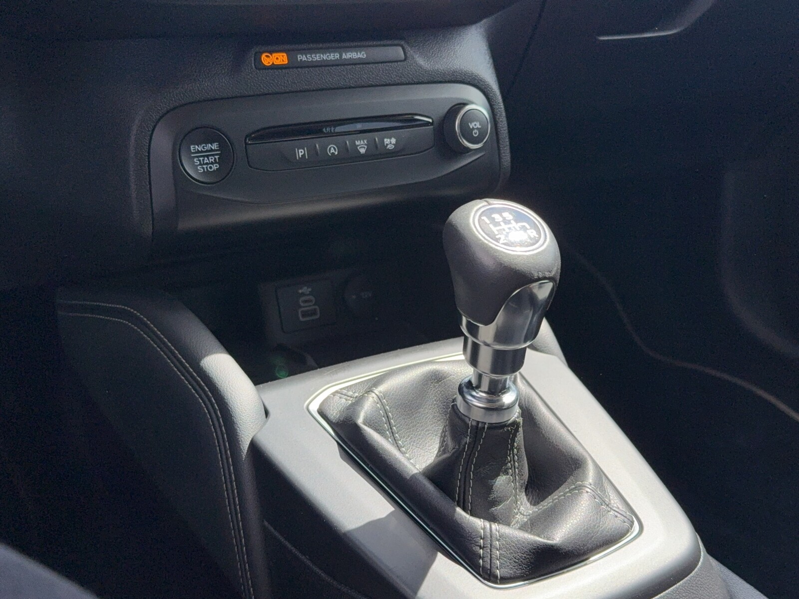 Ford Focus - zdjęcie 20