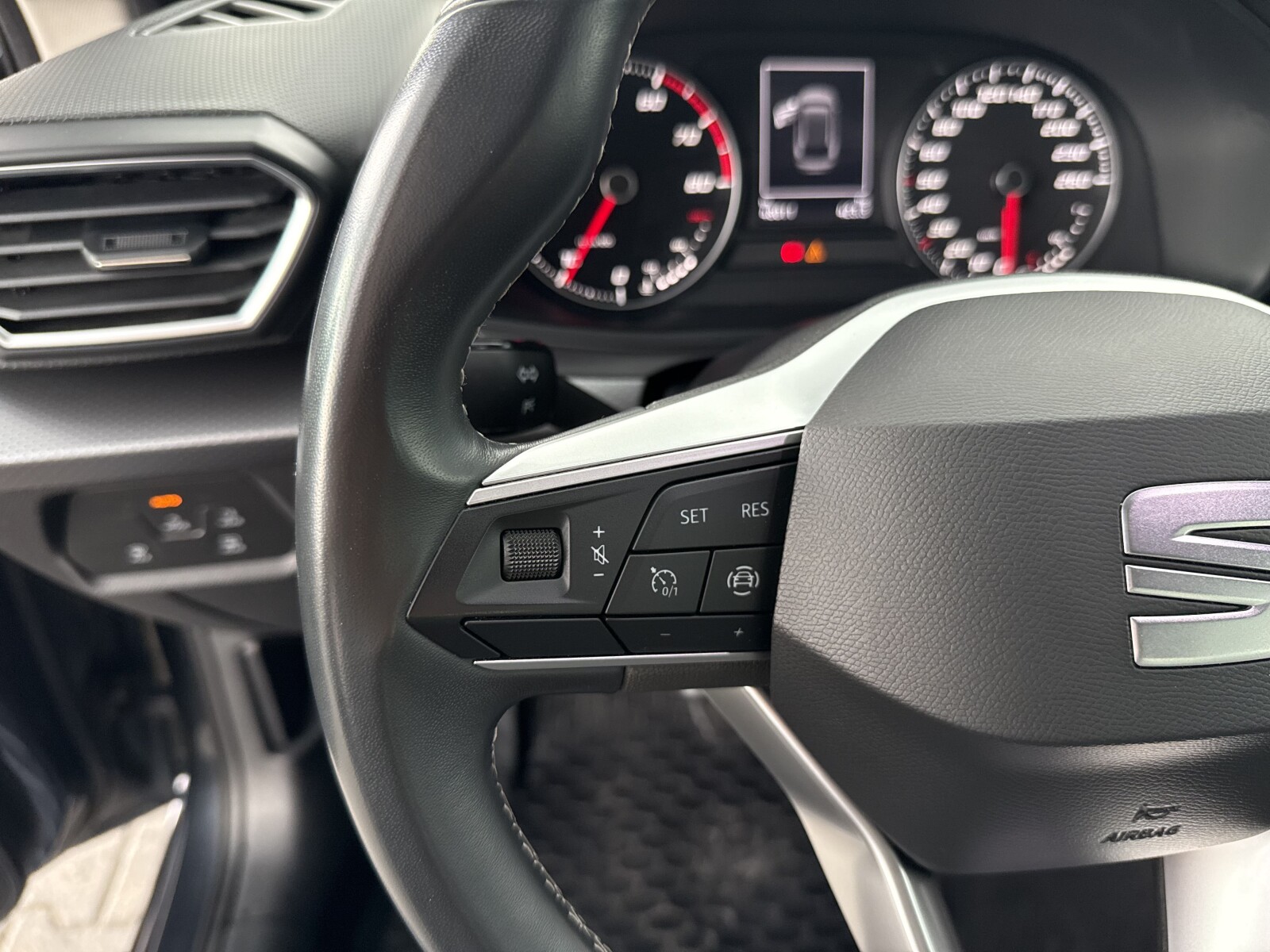 Seat Leon - zdjęcie 21