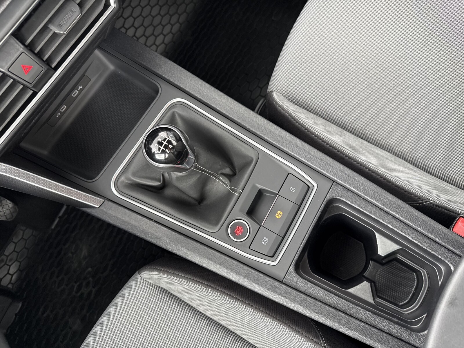 Seat Leon - zdjęcie 15