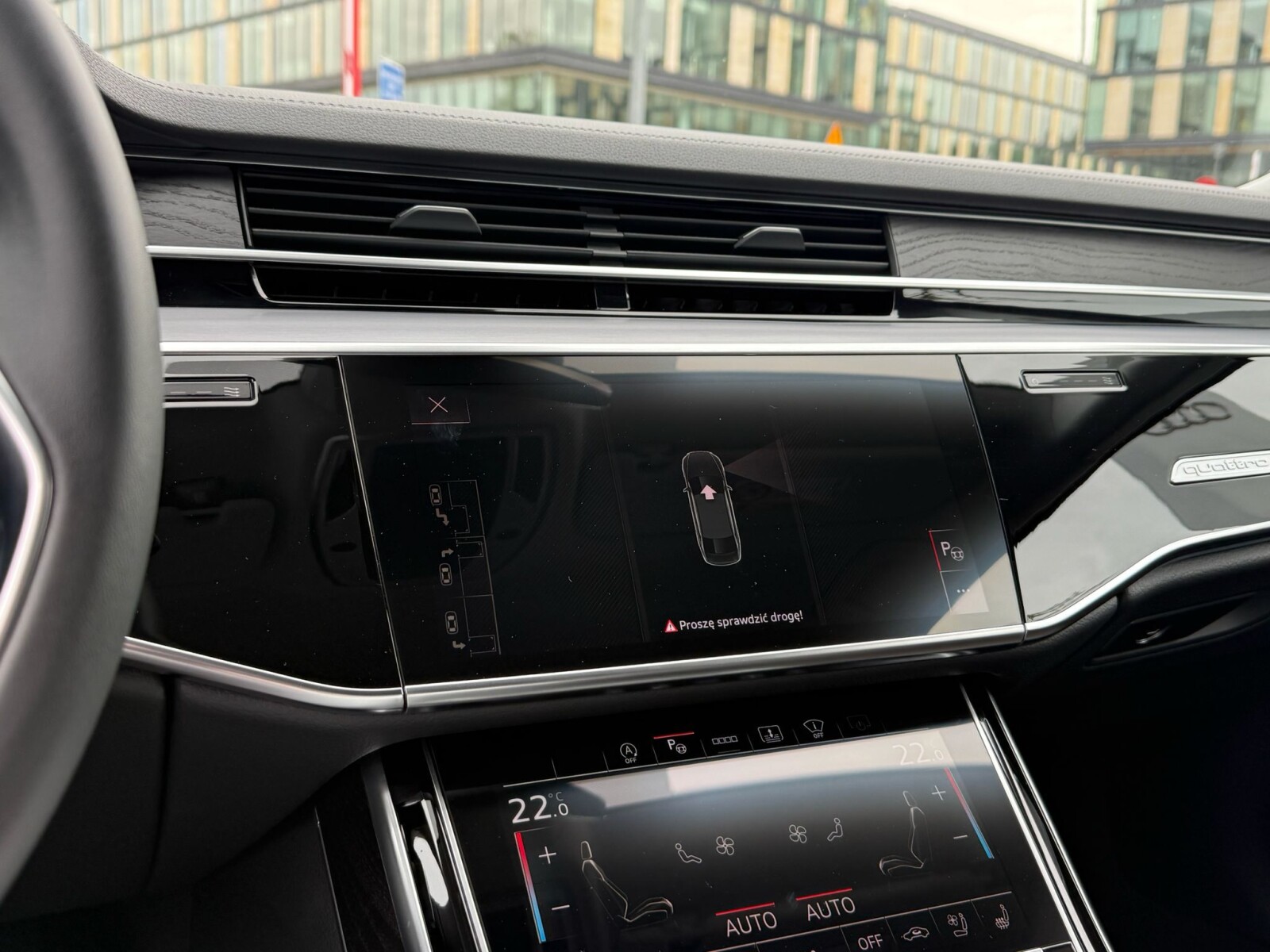 Audi A8 - zdjęcie 26