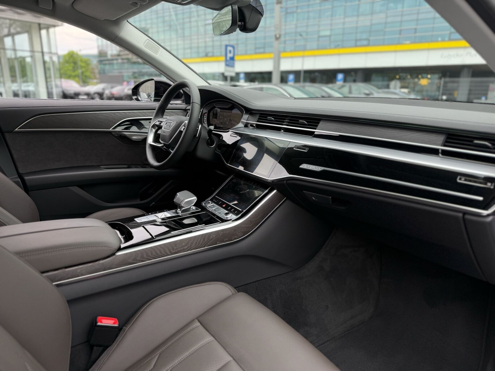 Audi A8 - zdjęcie 18