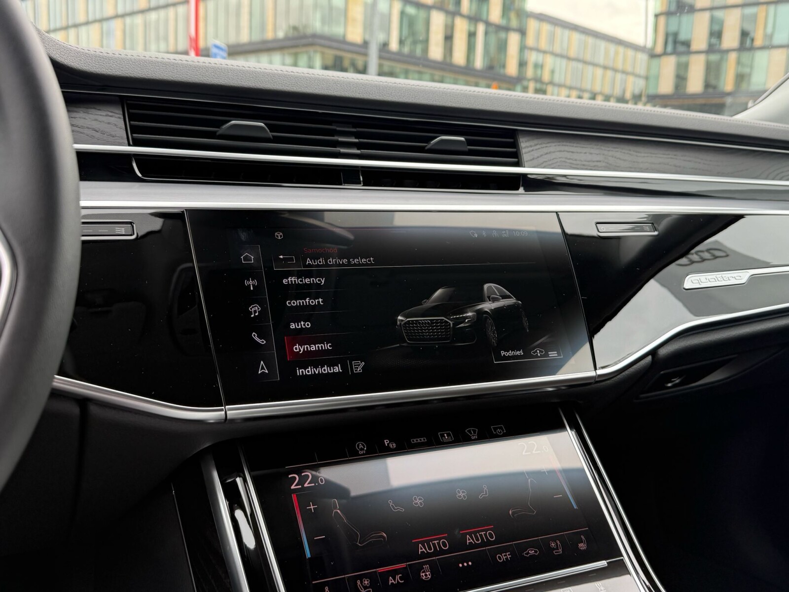 Audi A8 - zdjęcie 28