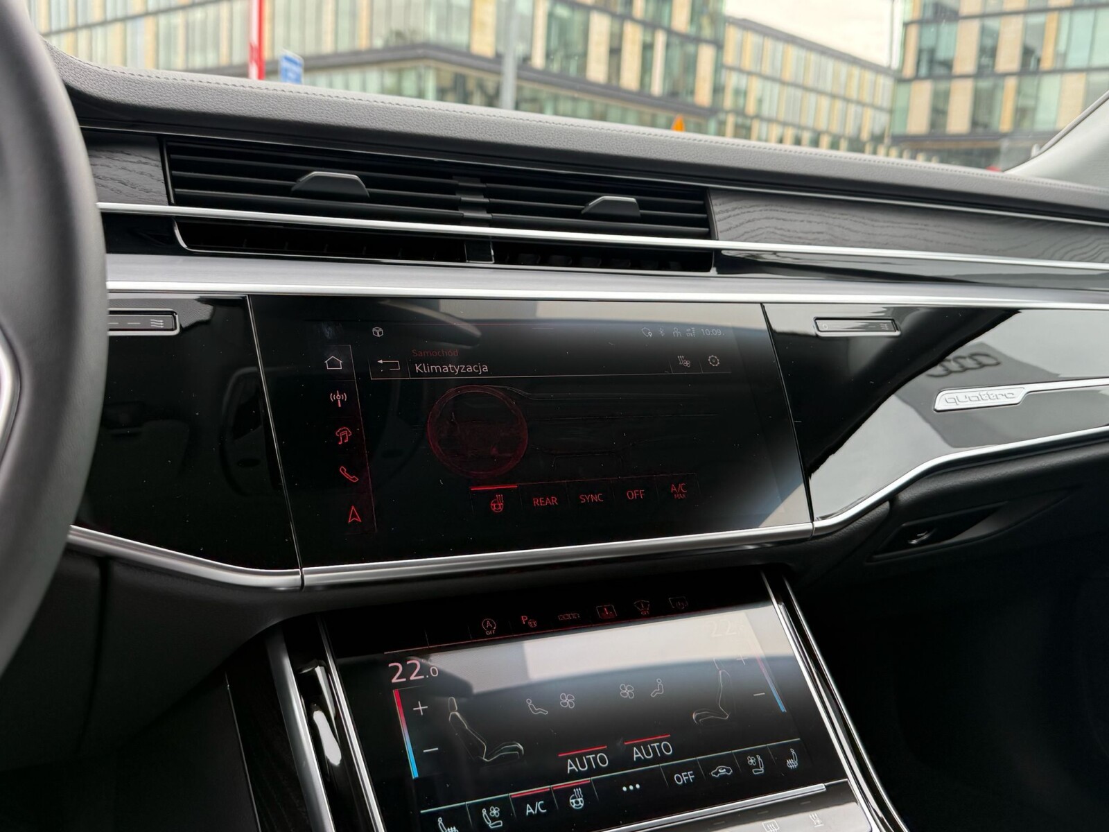 Audi A8 - zdjęcie 31