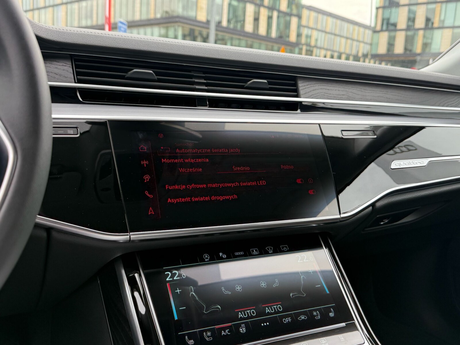 Audi A8 - zdjęcie 33