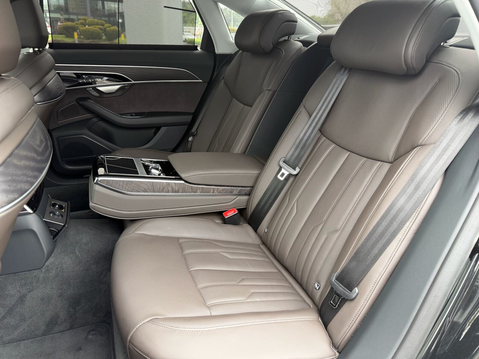 Audi A8 - zdjęcie 15