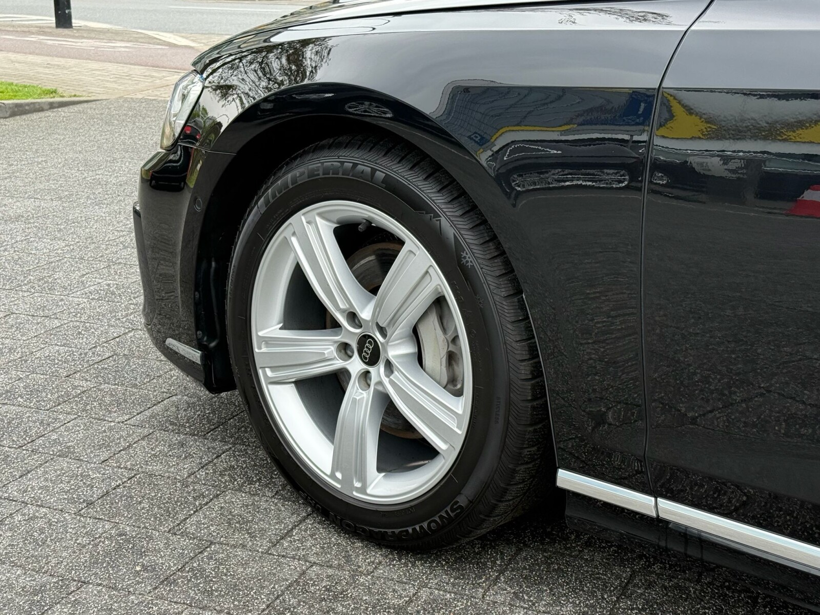 Audi A8 - zdjęcie 11