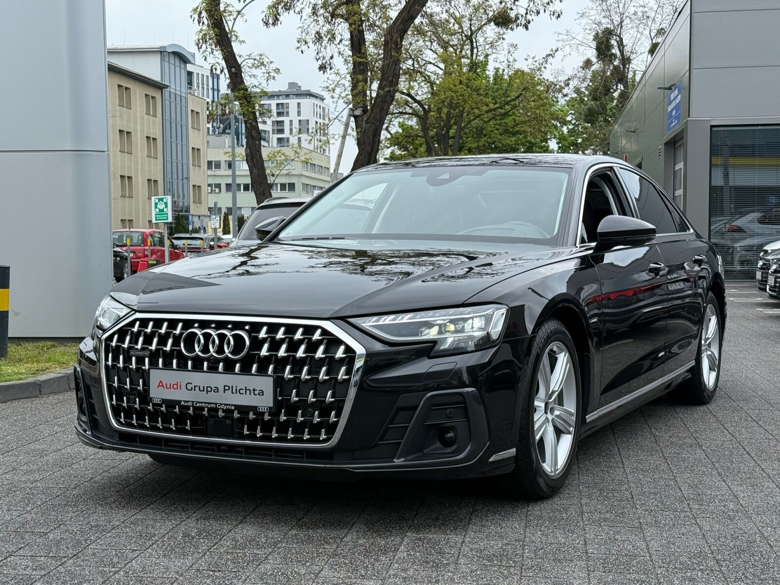 Audi A8 - zdjęcie 9