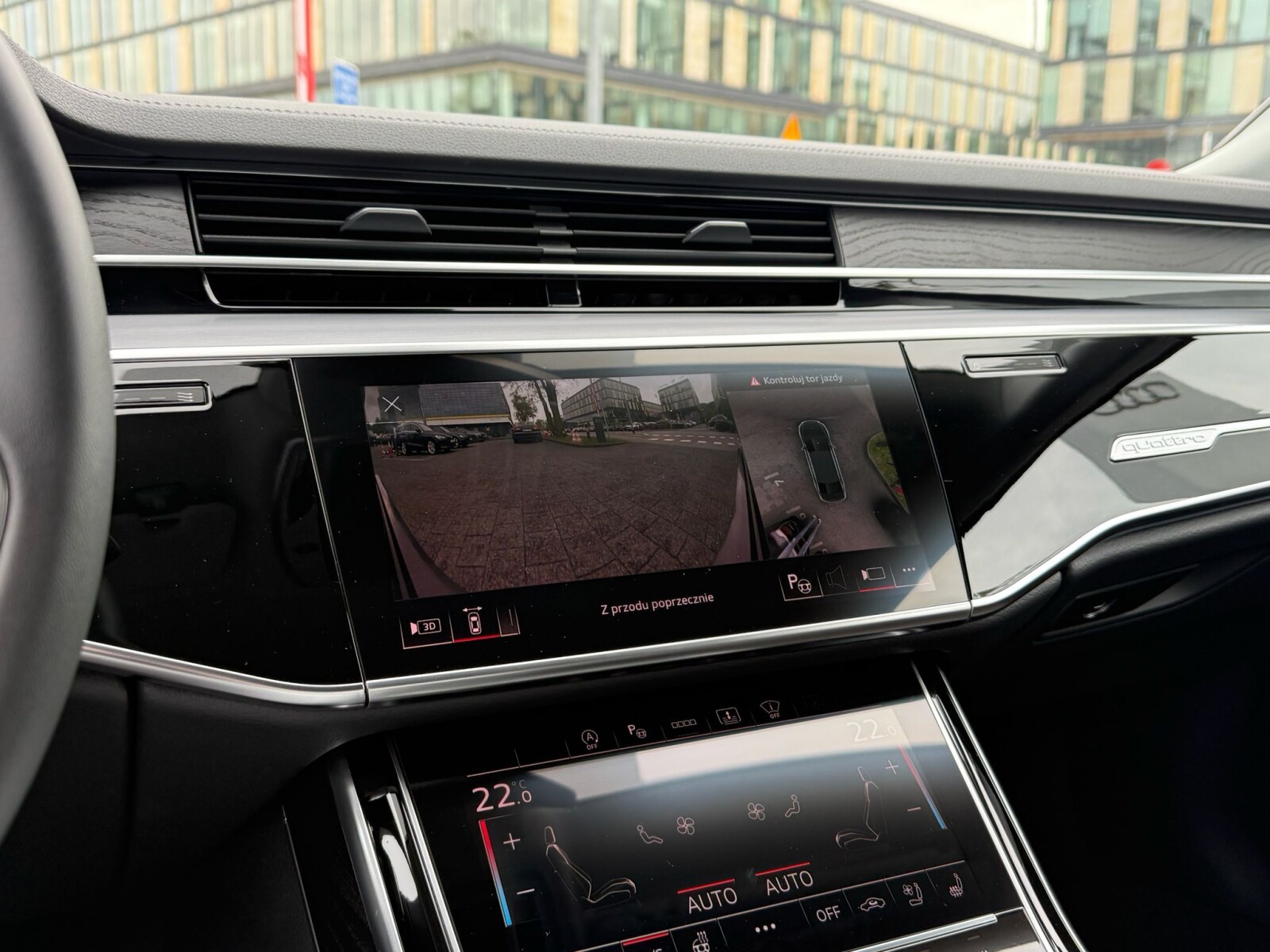 Audi A8 - zdjęcie 25