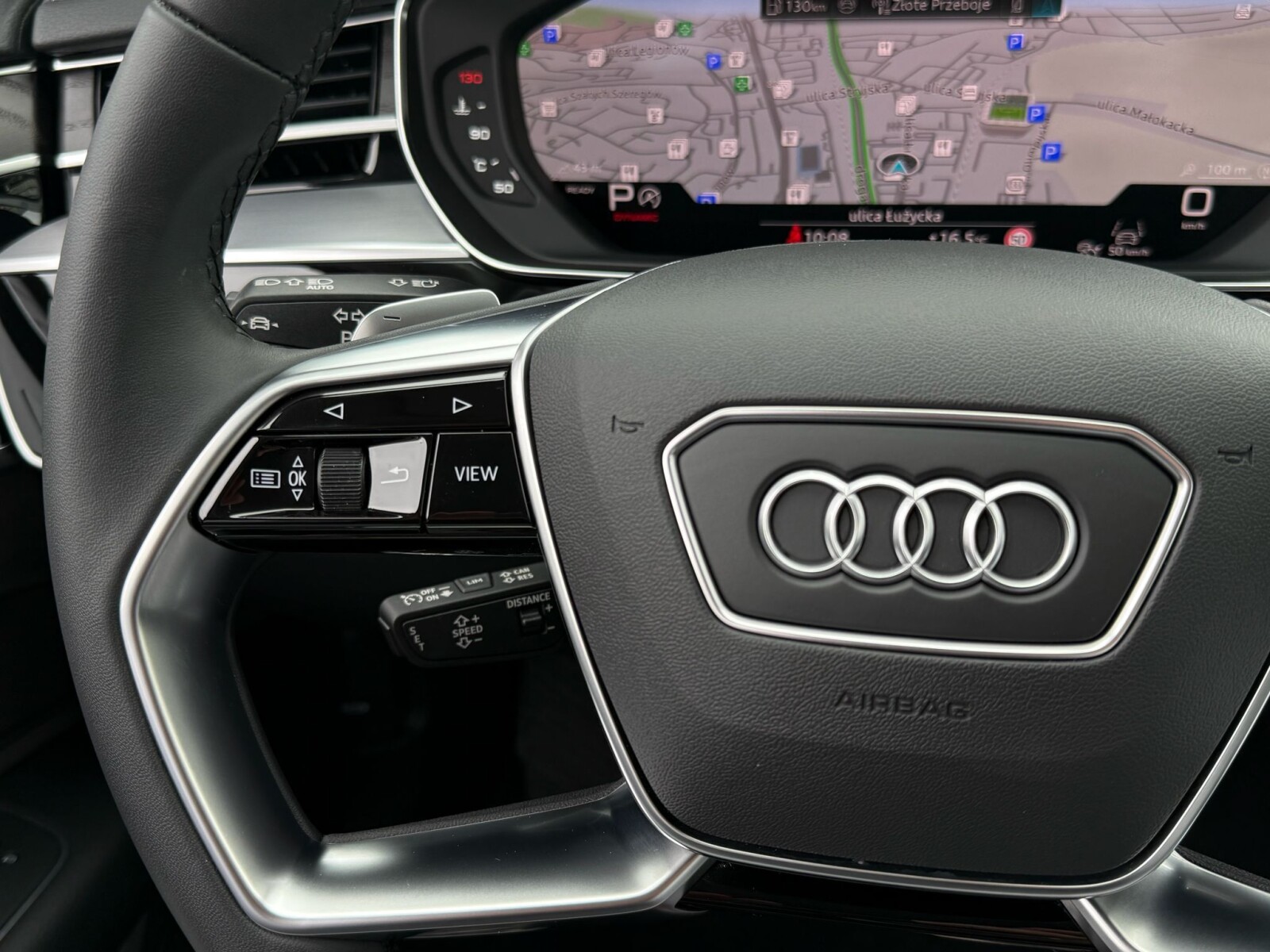 Audi A8 - zdjęcie 22